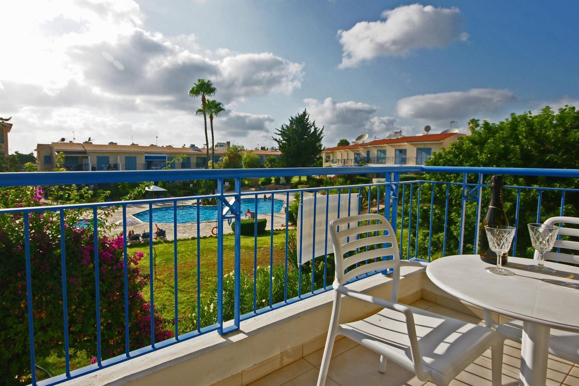 Resitour Paradise Gardens Paphos 外观 照片