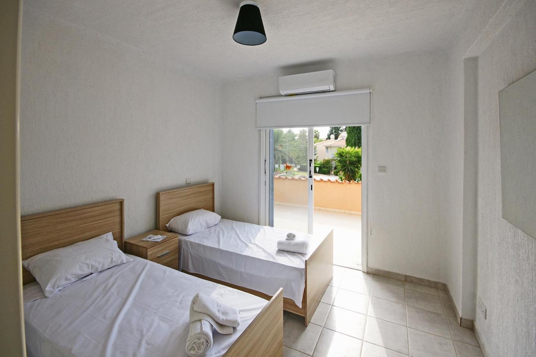Resitour Paradise Gardens Paphos 外观 照片