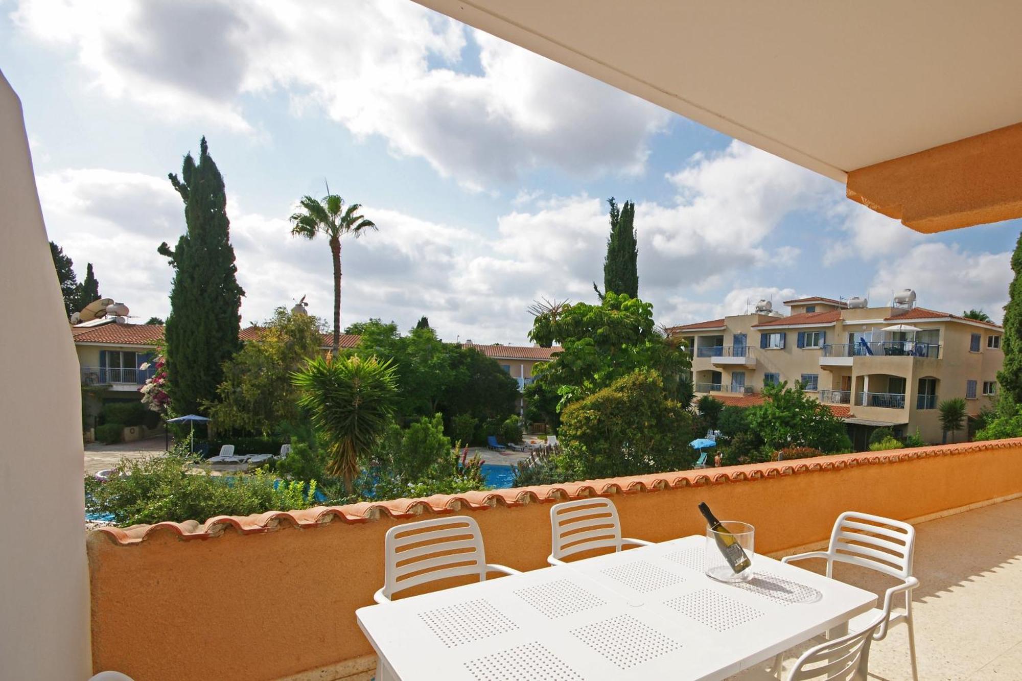 Resitour Paradise Gardens Paphos 外观 照片